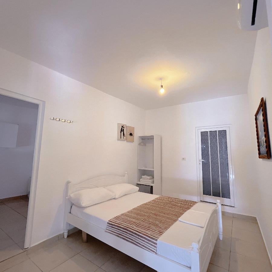 Garden Villa Naza Piqeras 外观 照片