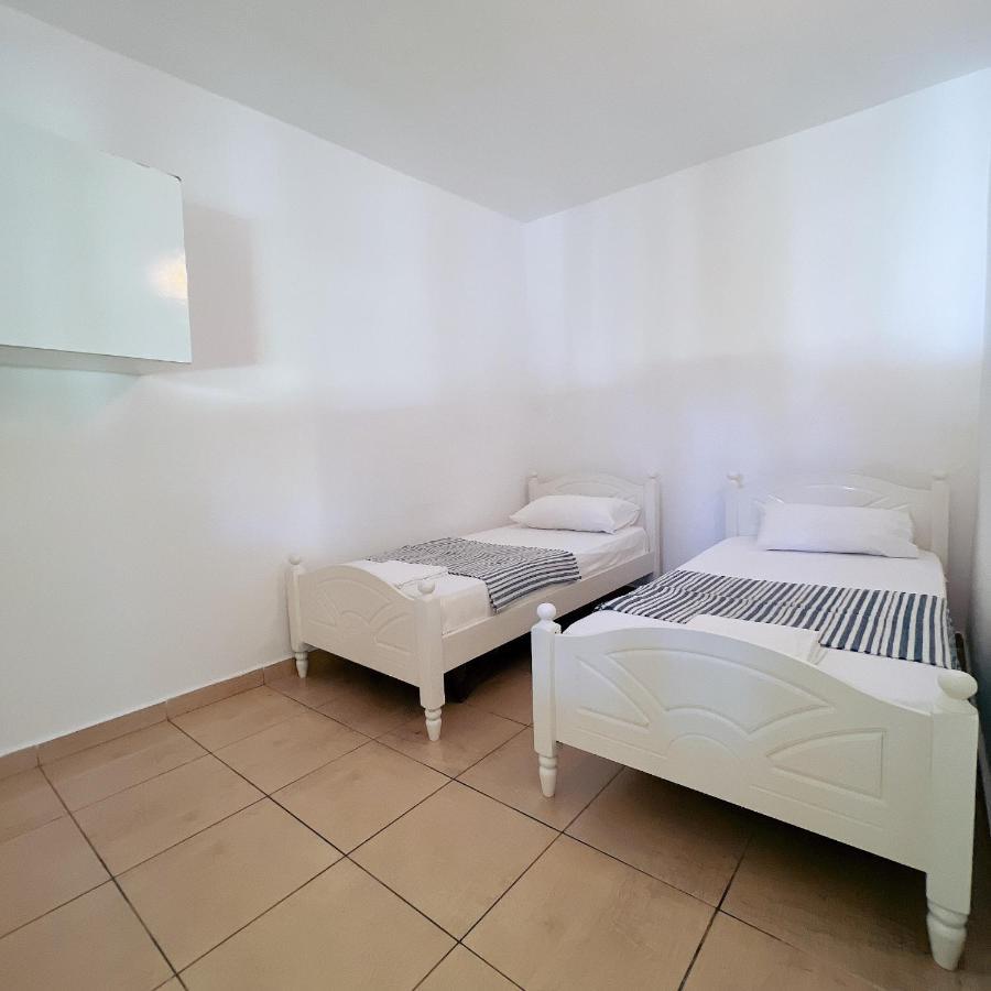 Garden Villa Naza Piqeras 外观 照片