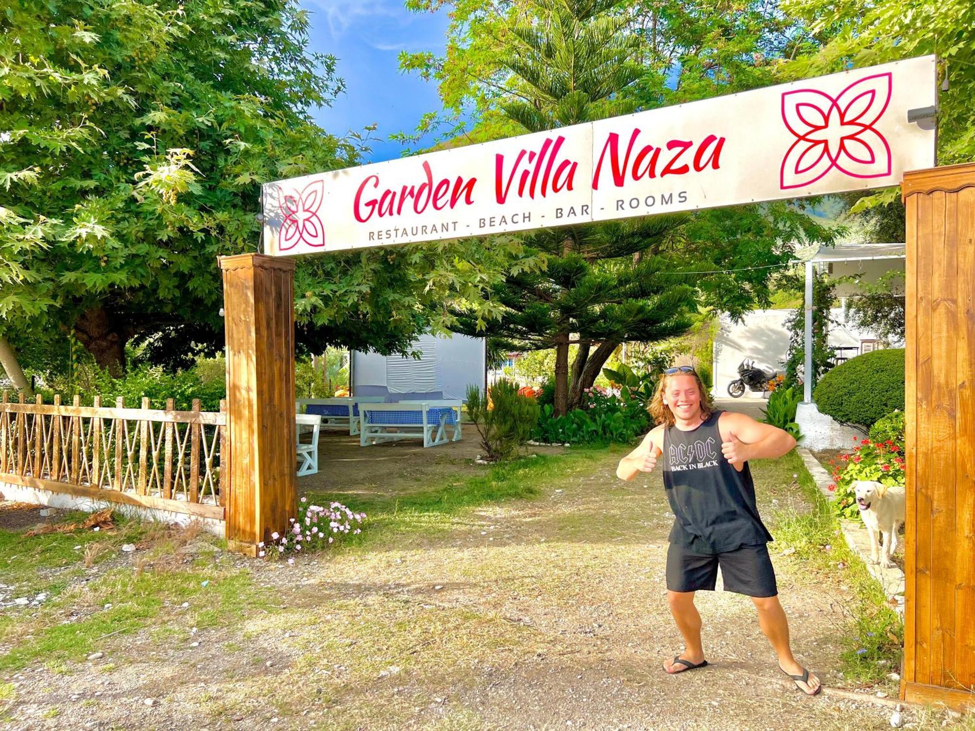 Garden Villa Naza Piqeras 外观 照片